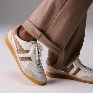 Gola Tornado Zephyr Sneakers in Color Off White / Light Caramel Women’s size 9